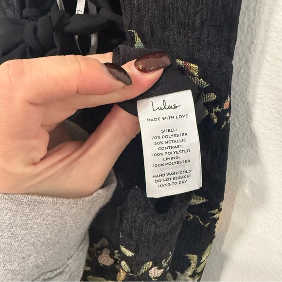 Lulu’s Pemberley Black Floral Jacquard Lace-Up Maxi Dress XS - Picture 8 of 9